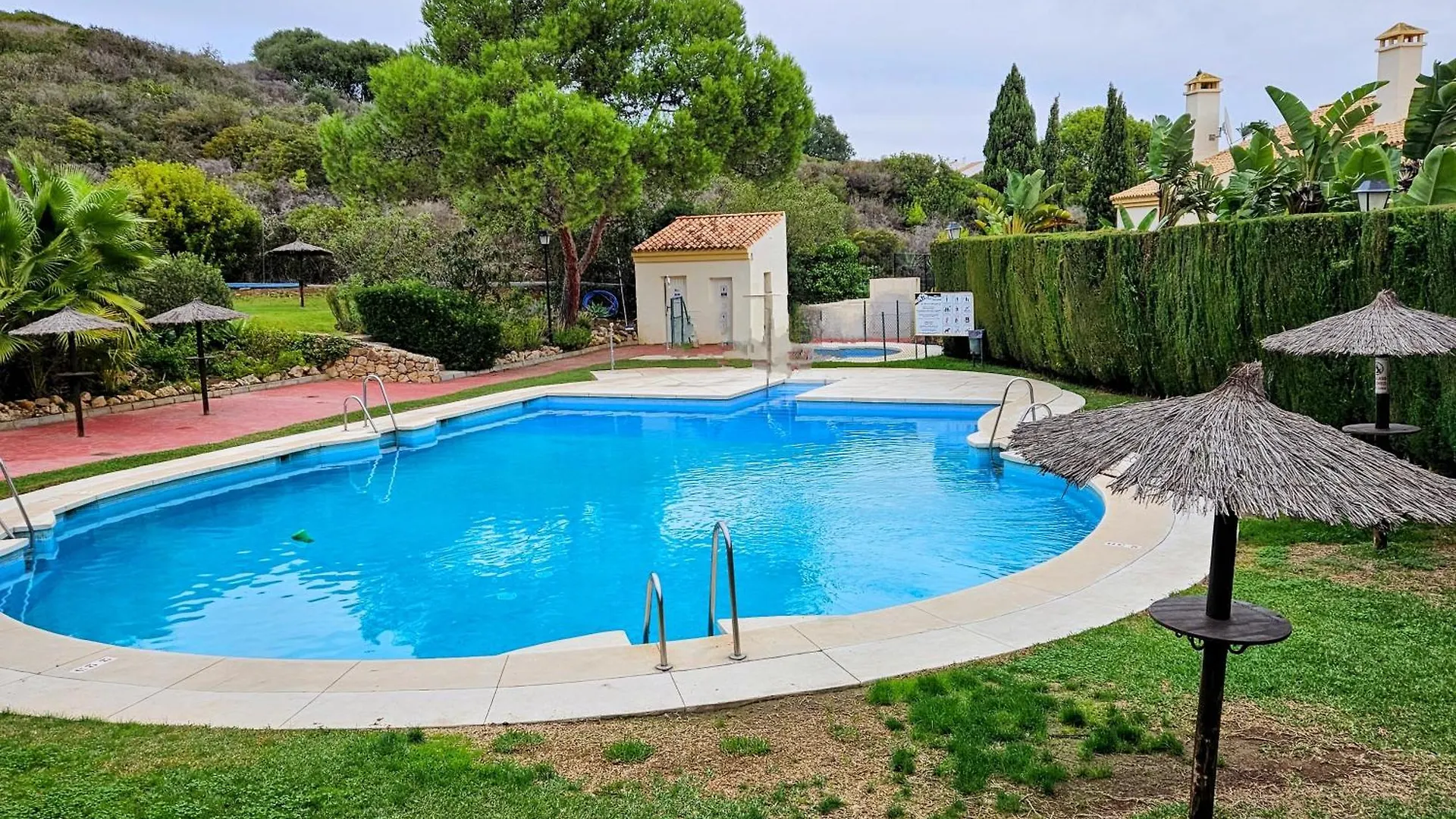 Monte Duquesa - 4 Bedroom Apt, 3 Bathrooms Close To Port And Beach, Communal Pool Manilva