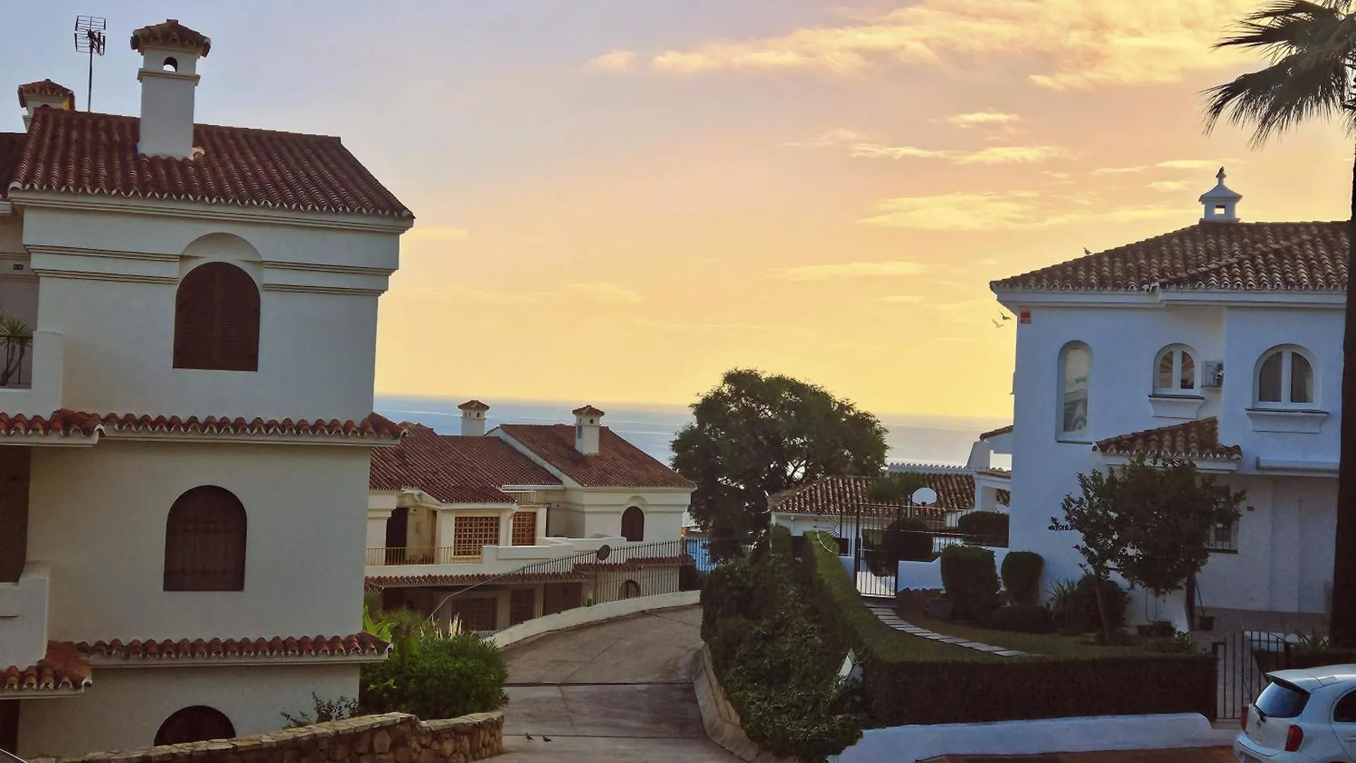 Monte Duquesa - 4 Bedroom Apt, 3 Bathrooms Close To Port And Beach, Communal Pool Manilva