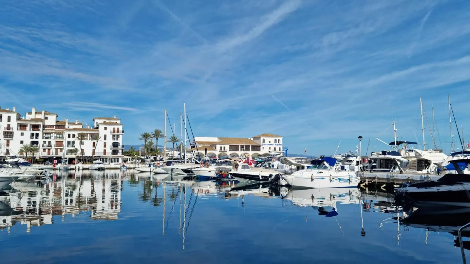 Monte Duquesa - 4 Bedroom Apt, 3 Bathrooms Close To Port And Beach, Communal Pool Manilva 0*,  Spanien